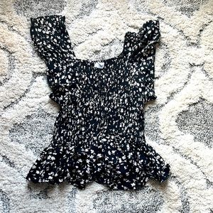 LIKE NEW Black and White Japna Top